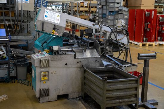 Tube cutting